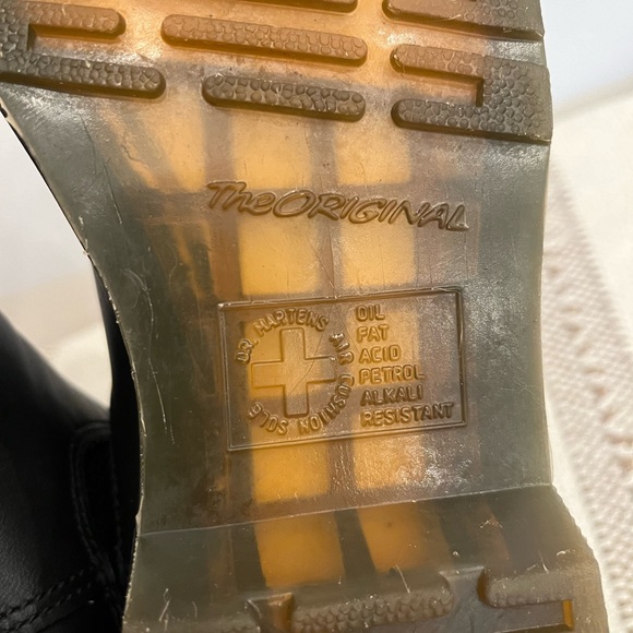 Dr. Martens 2976 Chelsea Boot - Women's,size 7 US , 5 UK , 38 - Picture 12 of 16